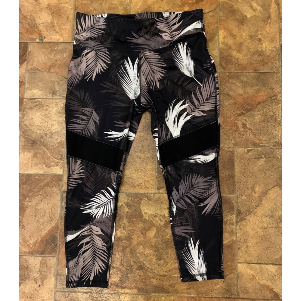Xersion Patterned Leggings